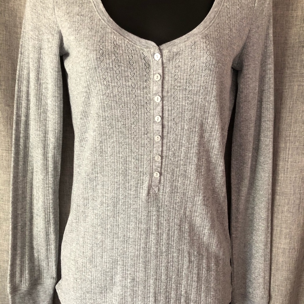 Women’s long sleeve top